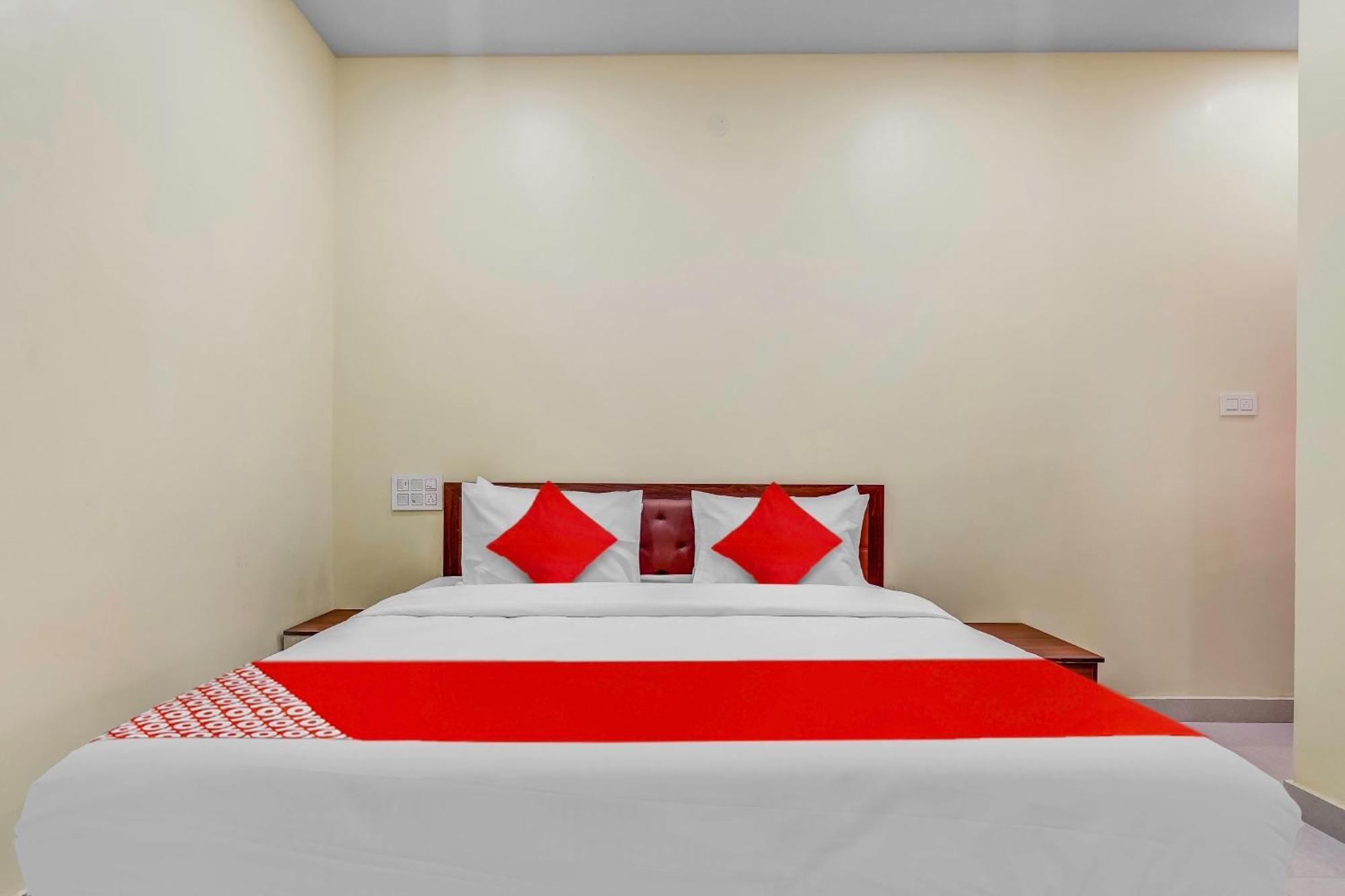 Oyo Flagship Hotel Ayodhya Bangalore Exterior photo